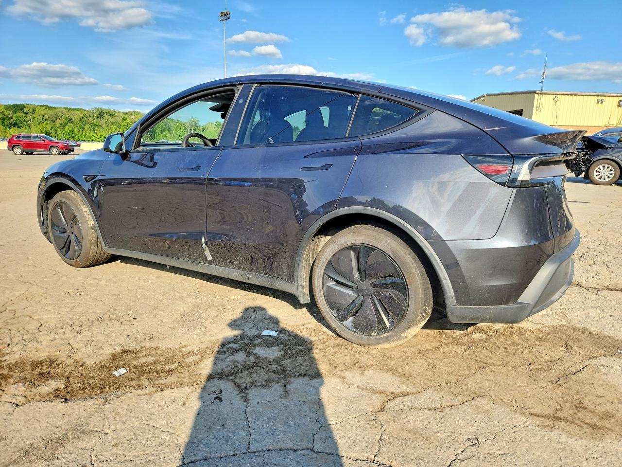 2026 Tesla Model Y - zdjęcie 2