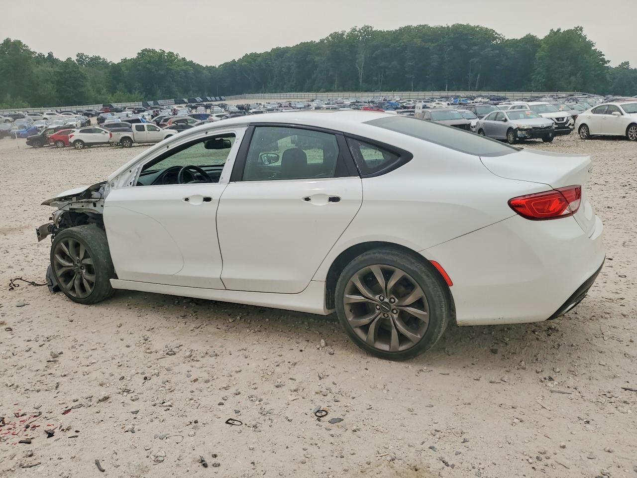 2015 Chrysler 200 S - zdjęcie 2