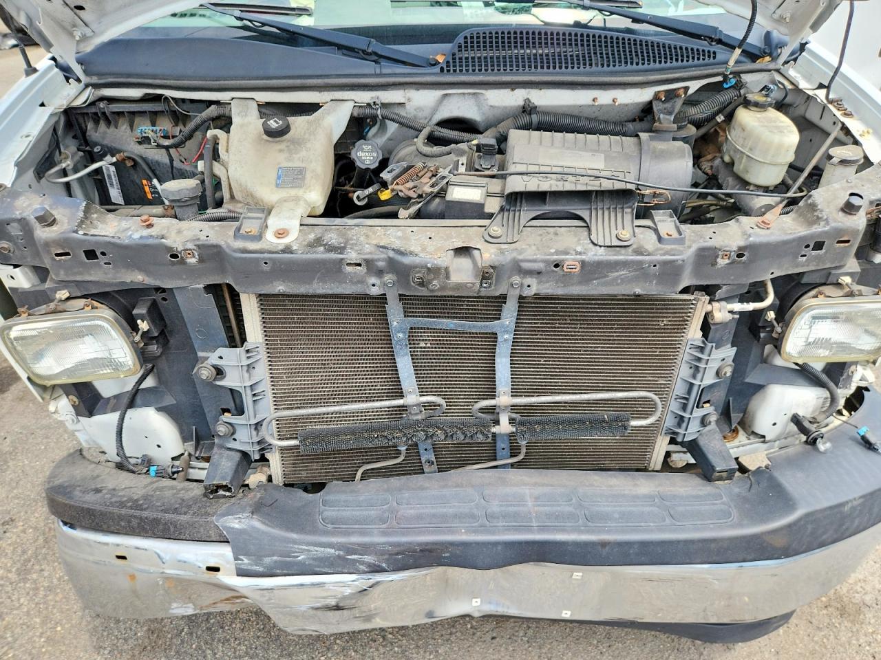 2017 Chevrolet Express G2500 - zdjęcie 12