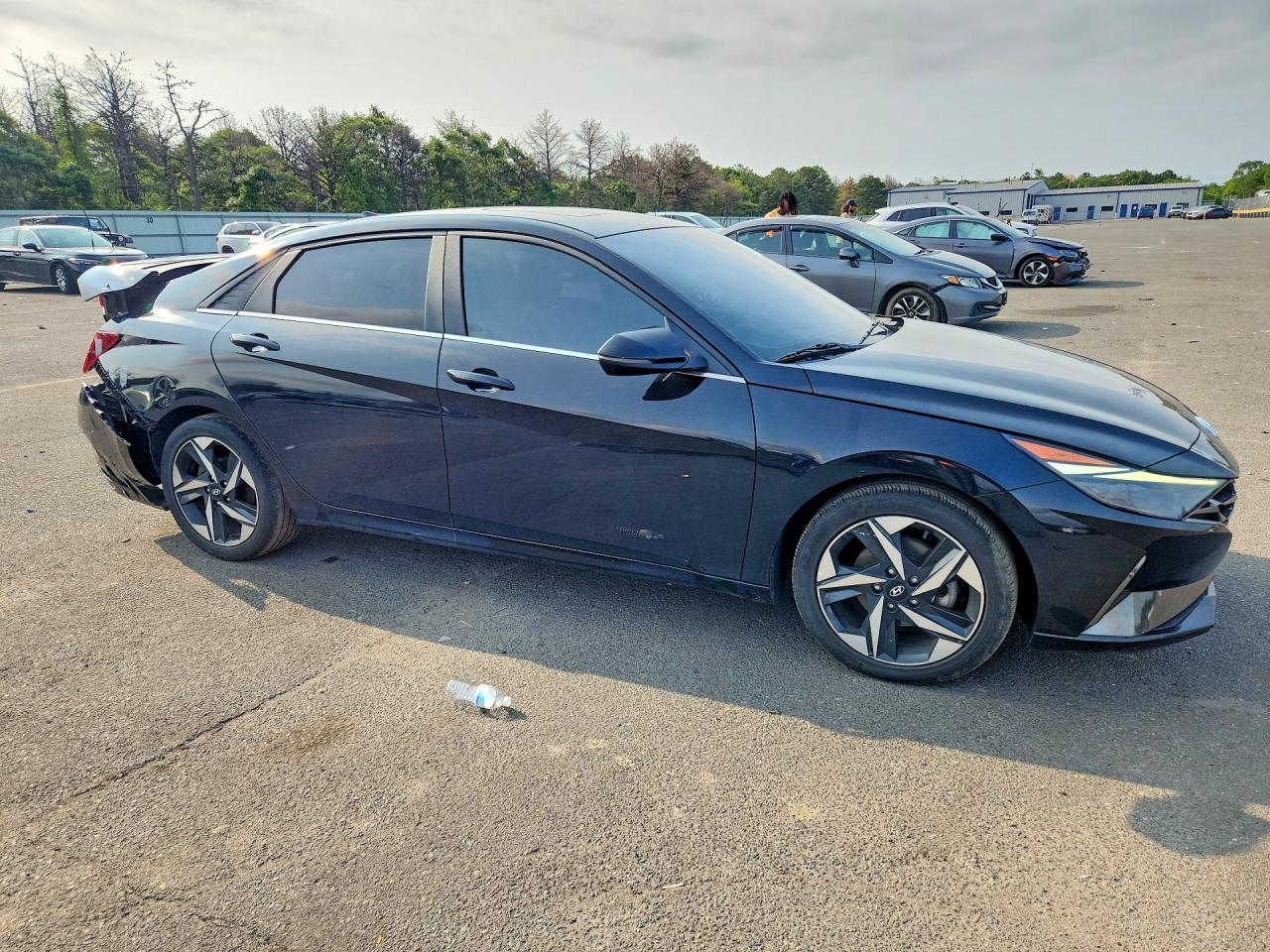 2023 Hyundai Elantra Limited - zdjęcie 4
