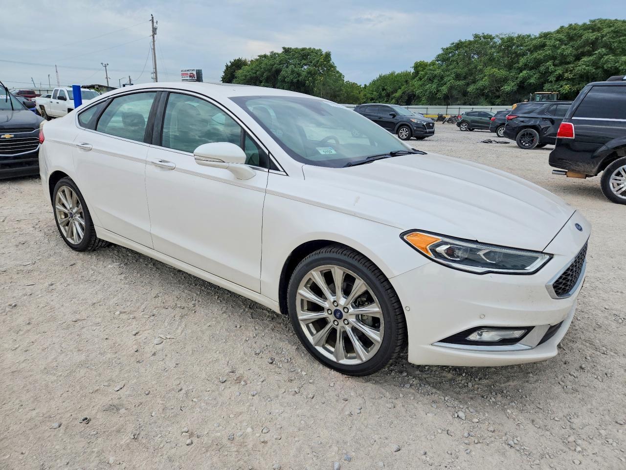 2017 Ford Fusion Titanium - zdjęcie 4