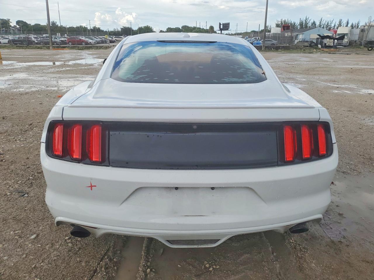 2015 Ford Mustang - zdjęcie 6