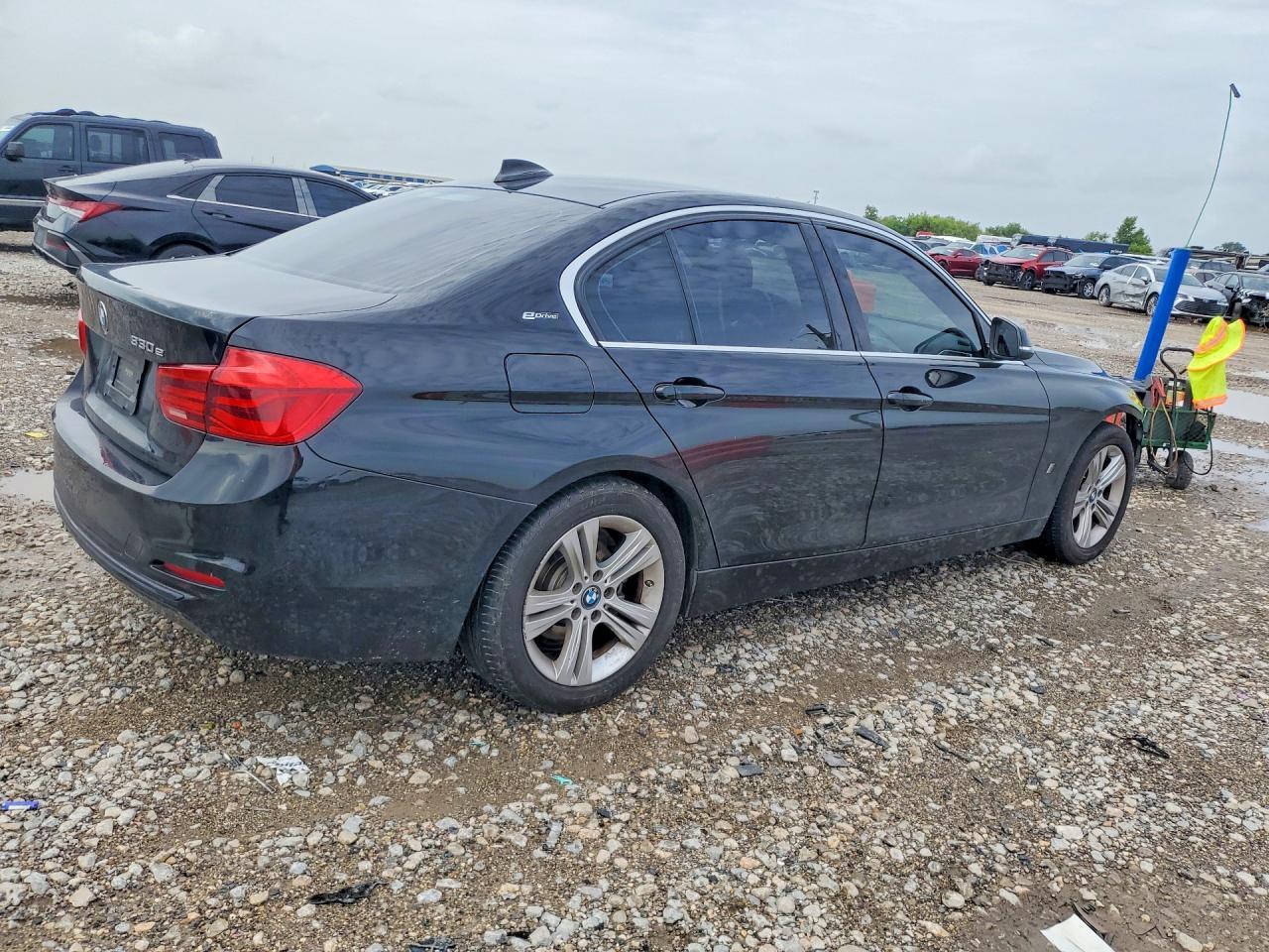2018 BMW 330E - zdjęcie 3