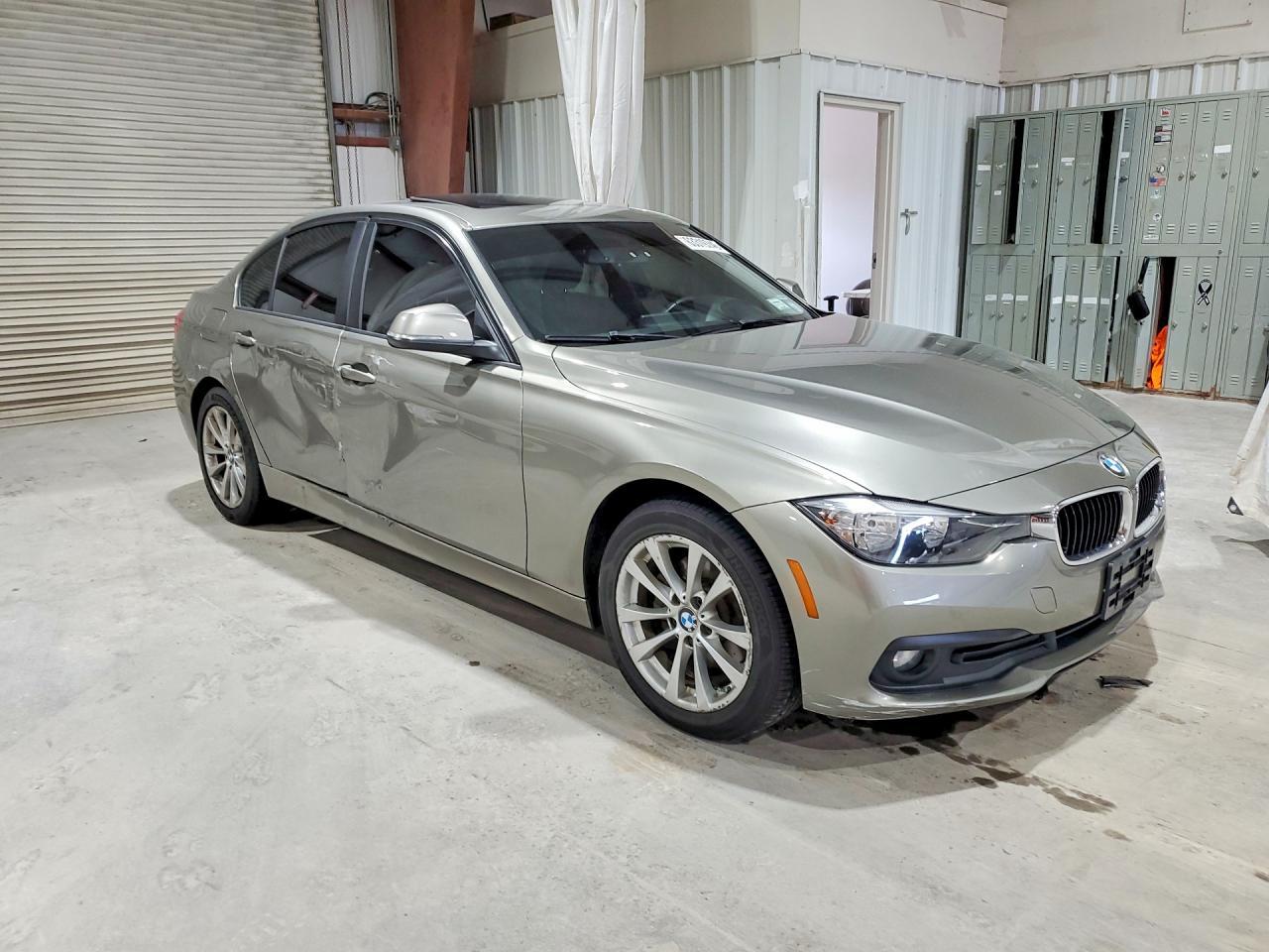 2017 BMW Seria 3 320i - zdjęcie 4