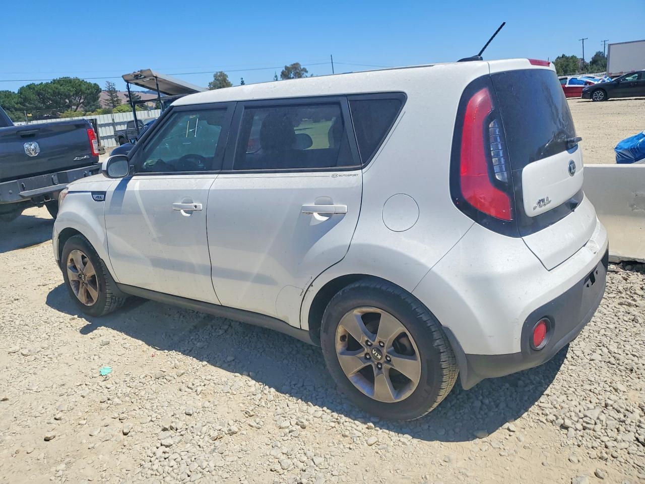 2017 Kia Soul Base - zdjęcie 2