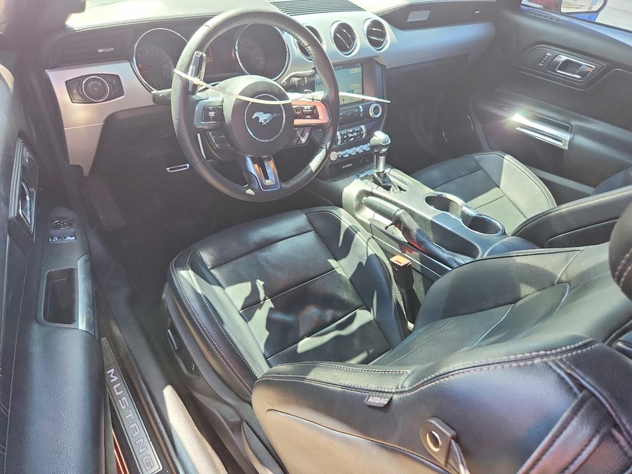 2017 Ford Mustang - zdjęcie 8