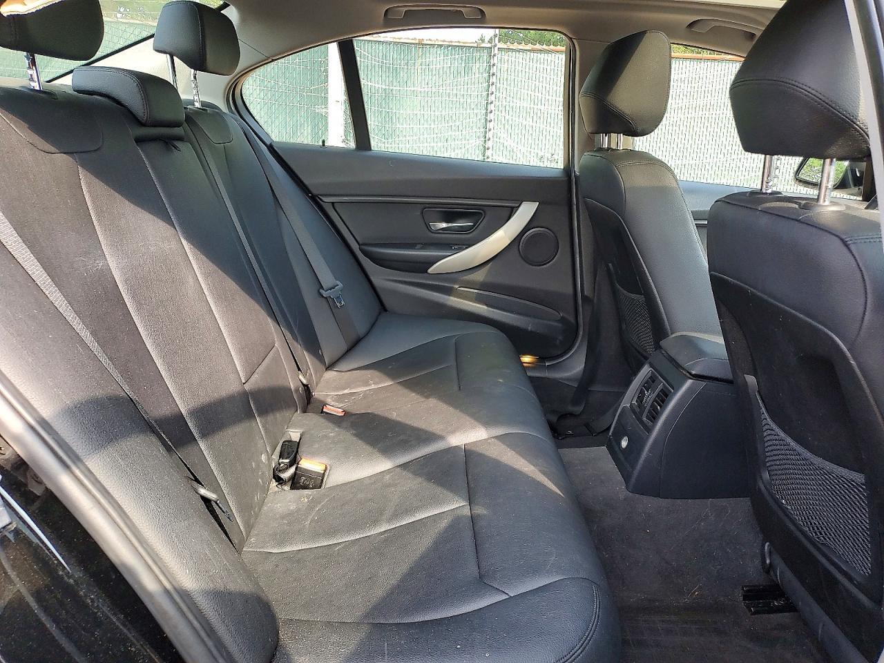 2016 BMW Seria 3 320i - zdjęcie 10