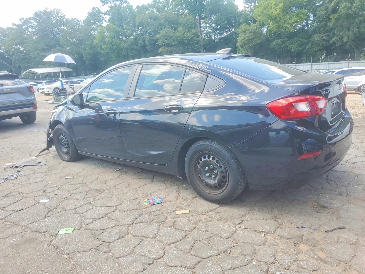 2019 Chevrolet Cruze Ls - zdjęcie 2