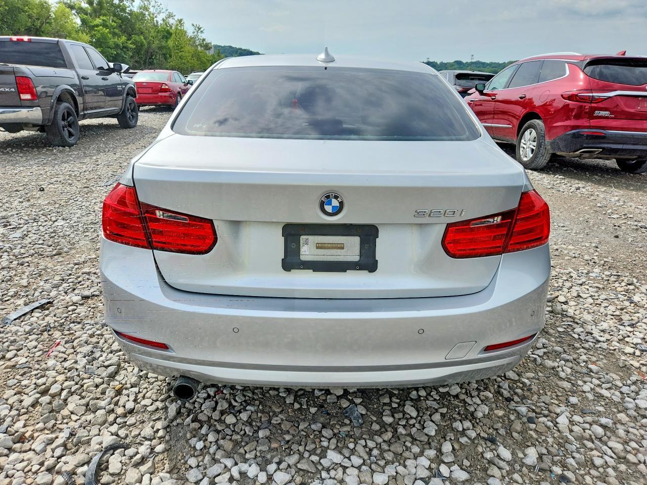 2015 BMW 320 I - zdjęcie 6