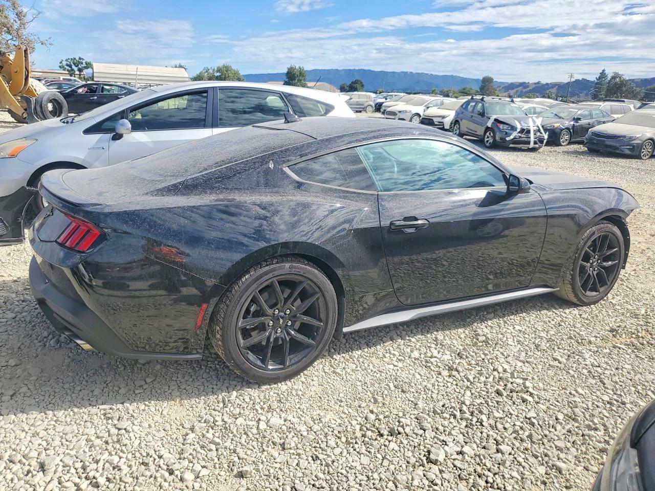 2025 Ford Mustang - zdjęcie 3