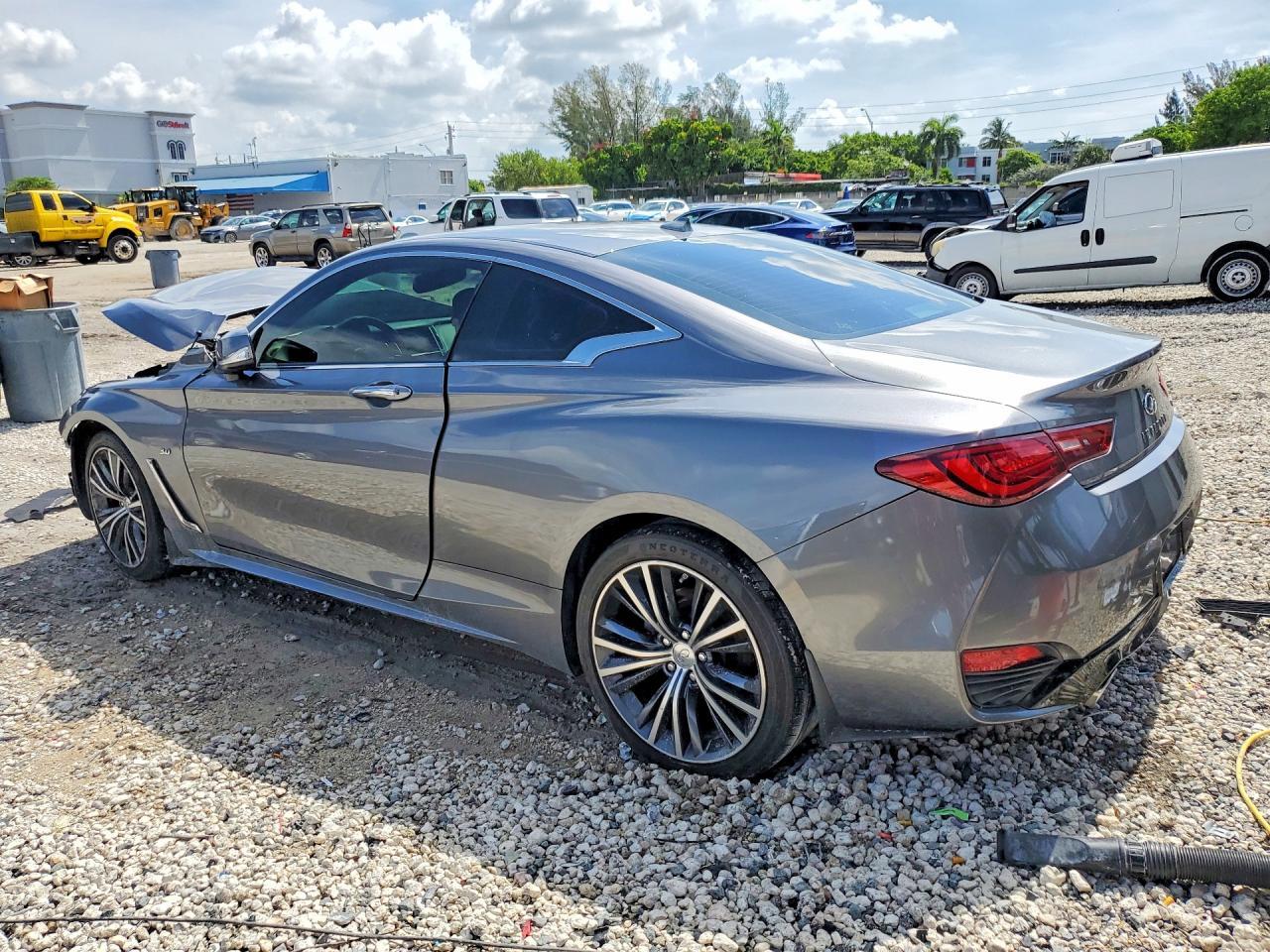 2018 Infiniti Q60 3.0T Luxe - zdjęcie 2