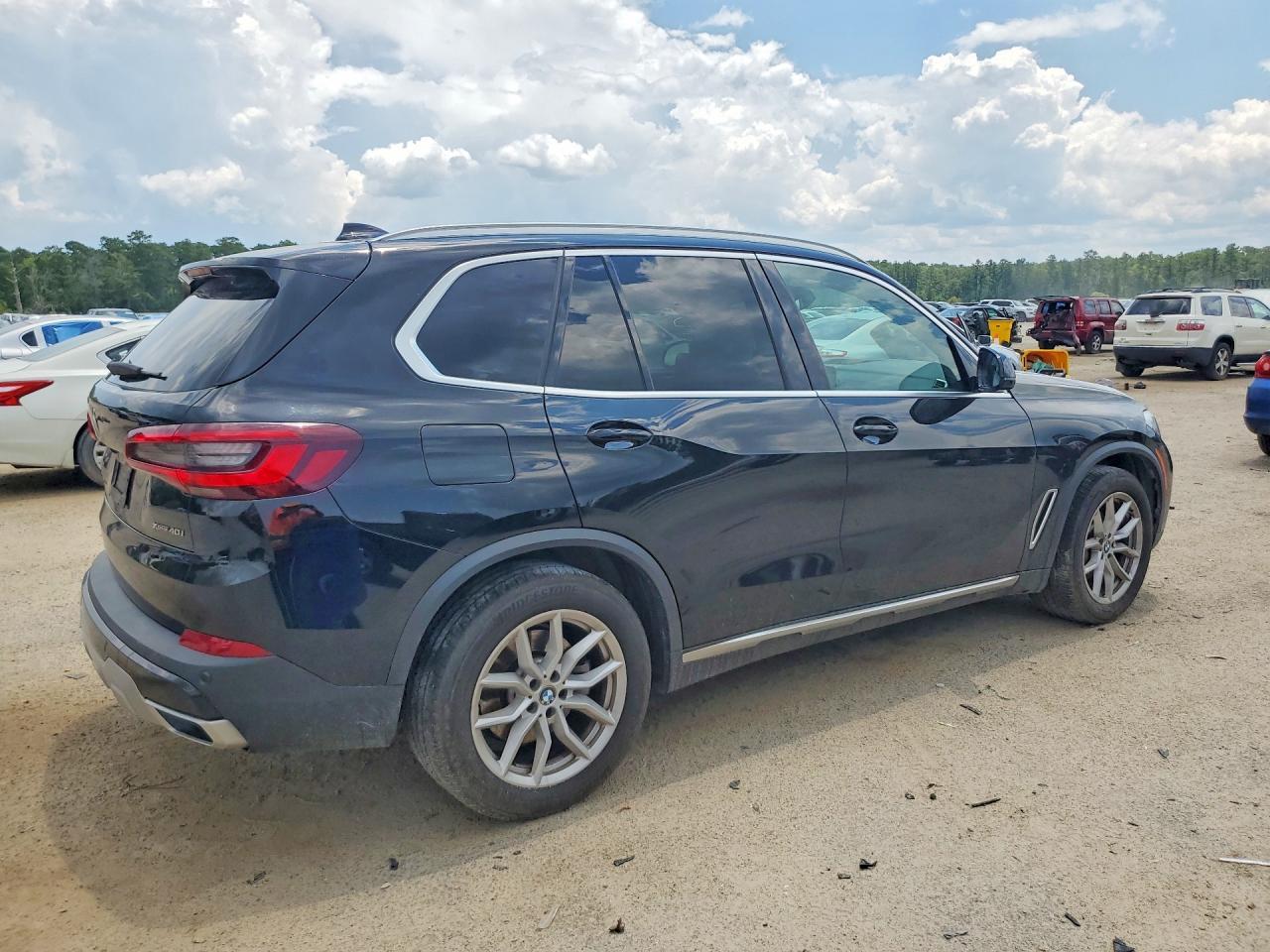 2022 BMW X5 xDrive40I - zdjęcie 3