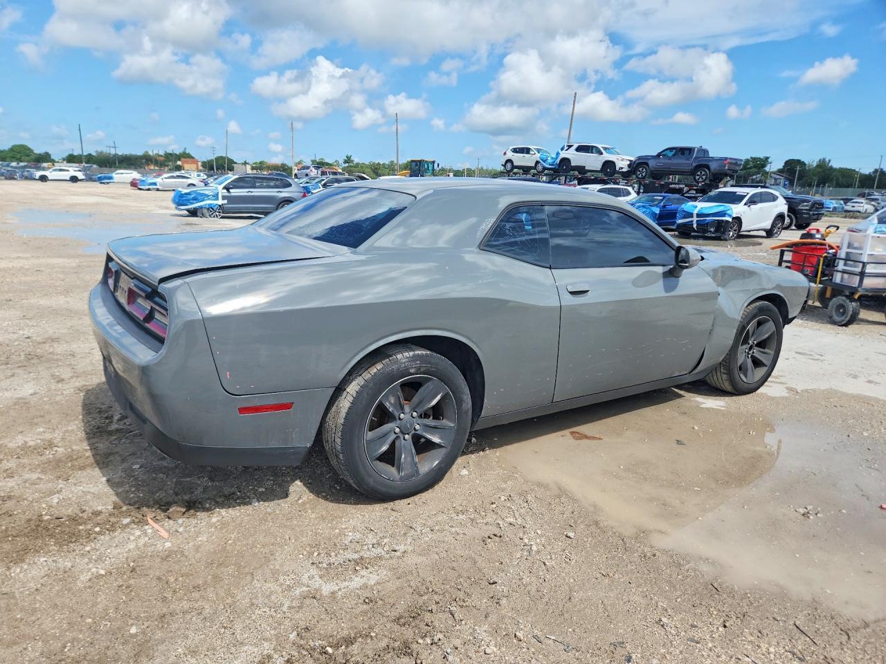 2017 Dodge Challenger Sxt - zdjęcie 3