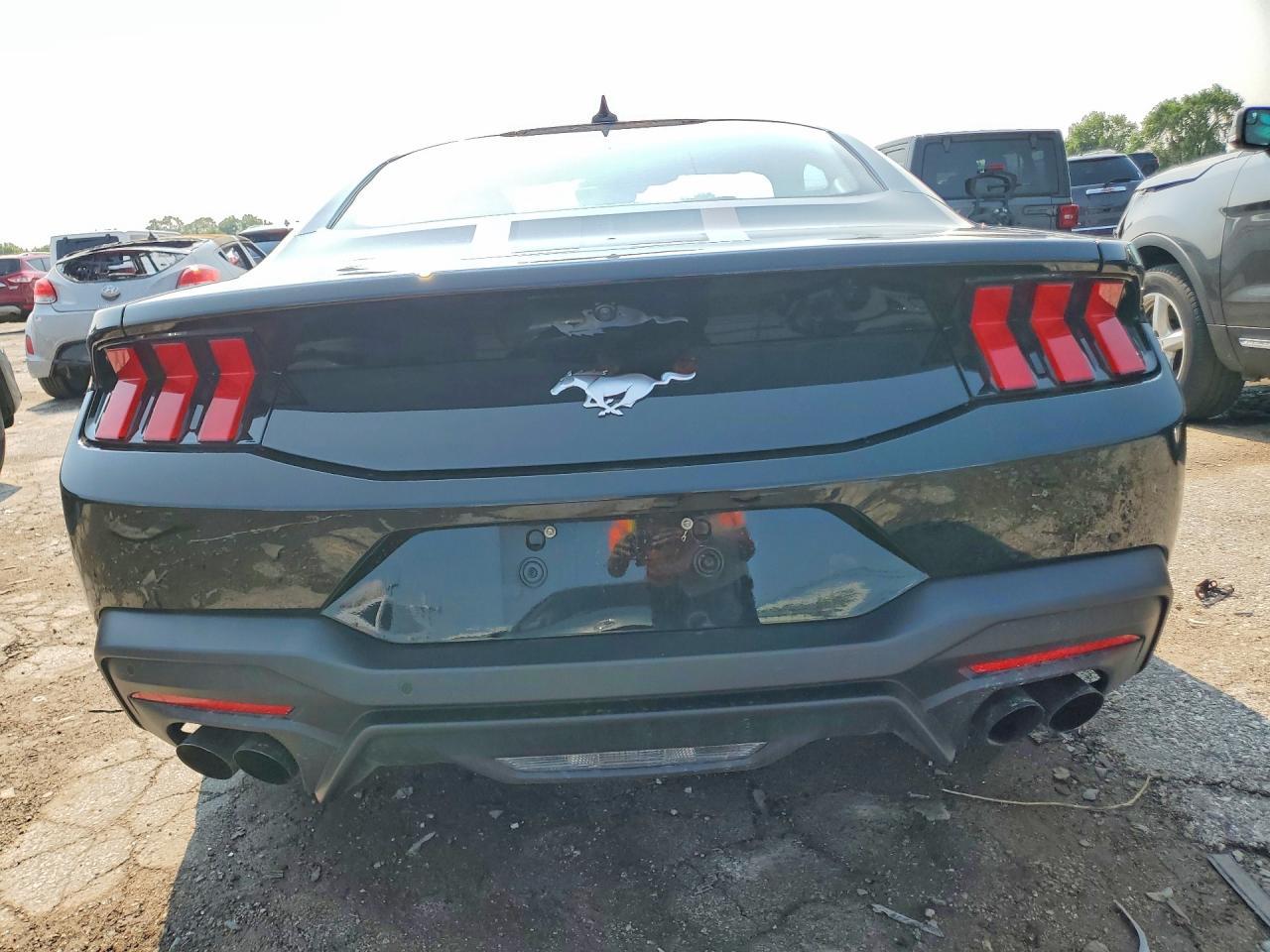 2024 Ford Mustang - zdjęcie 6