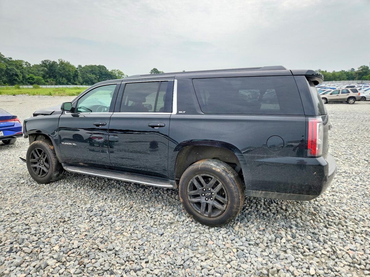 2019 GMC Yukon Xl C1500 Slt - zdjęcie 2