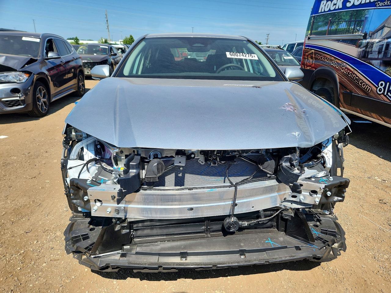 2026 Toyota Camry Le - zdjęcie 5