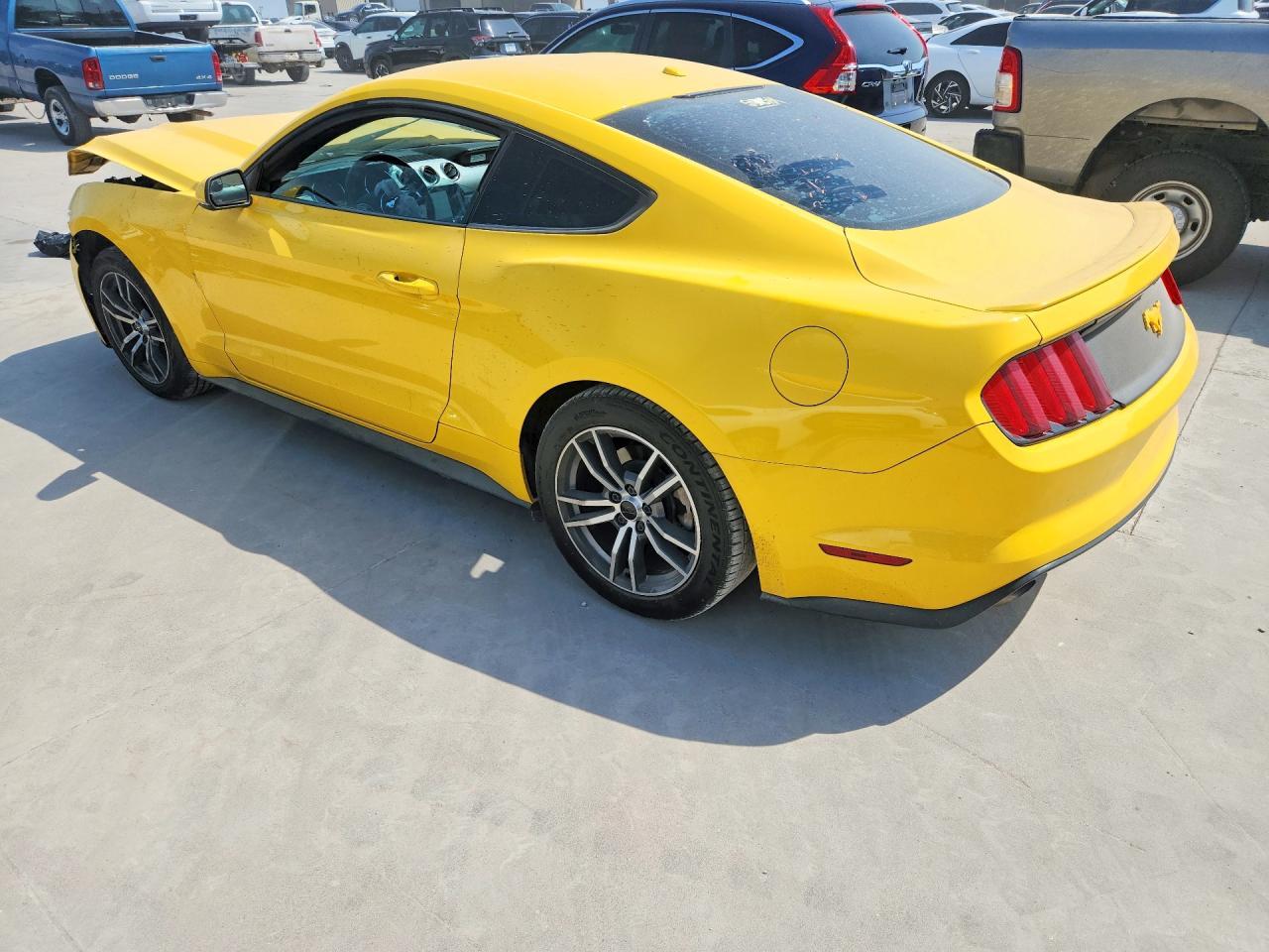 2015 Ford Mustang - zdjęcie 2