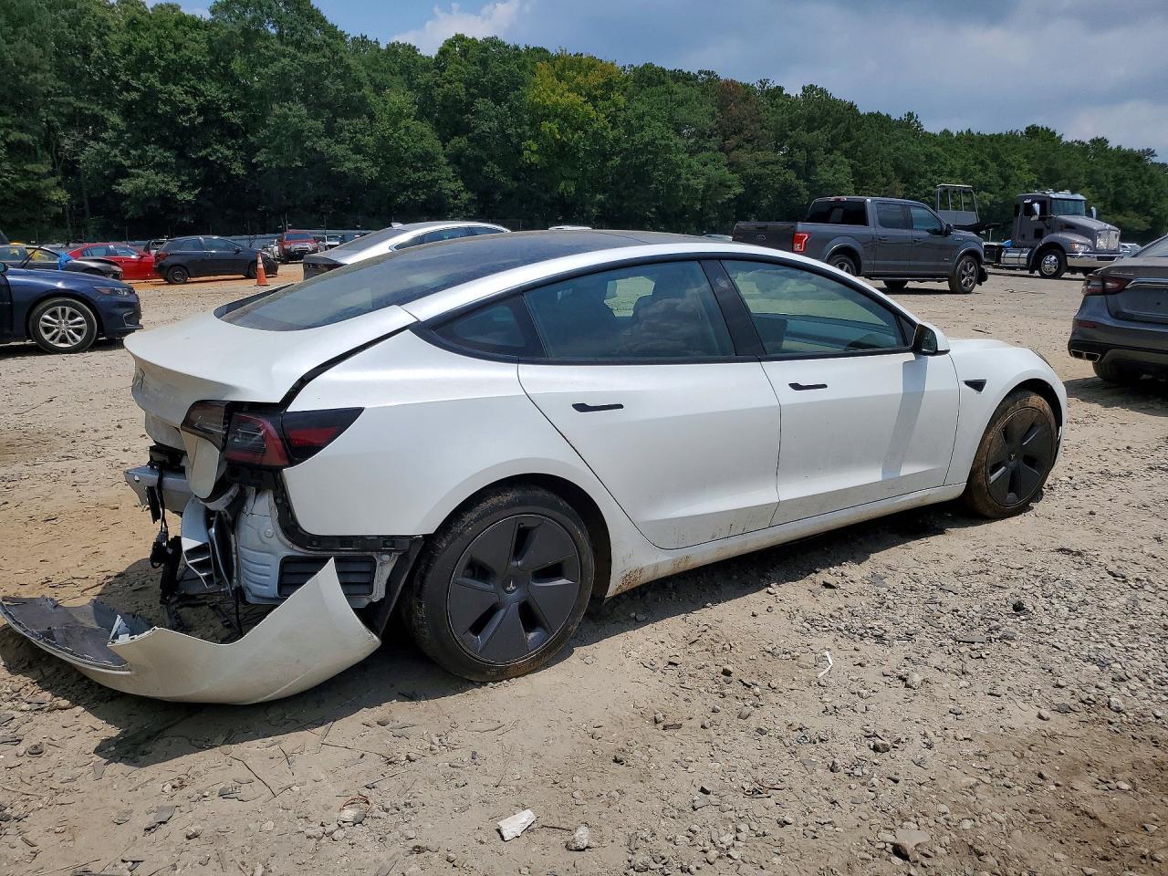2023 Tesla Model 3 - zdjęcie 3