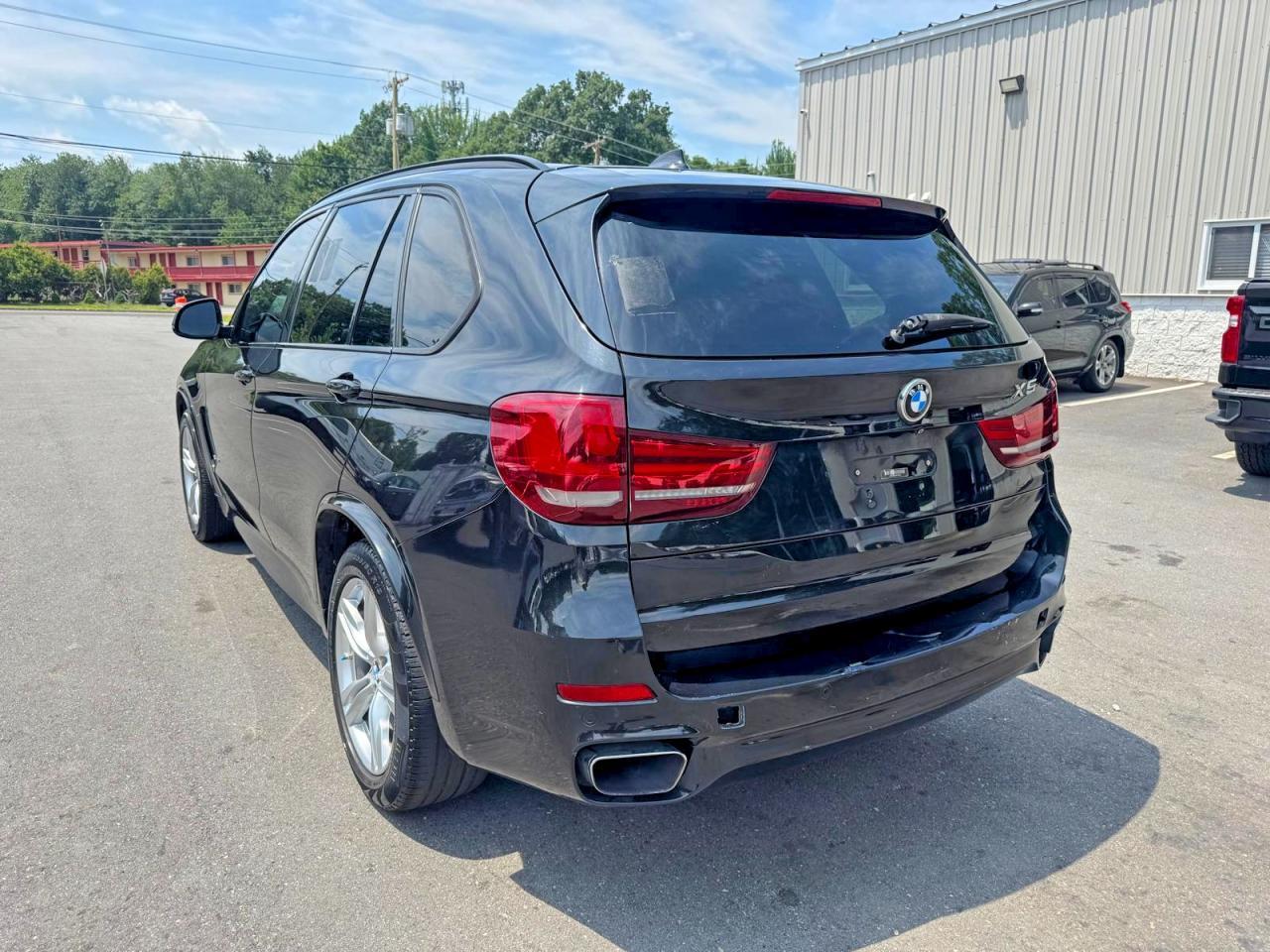 2015 BMW X5 xDrive50I - zdjęcie 2