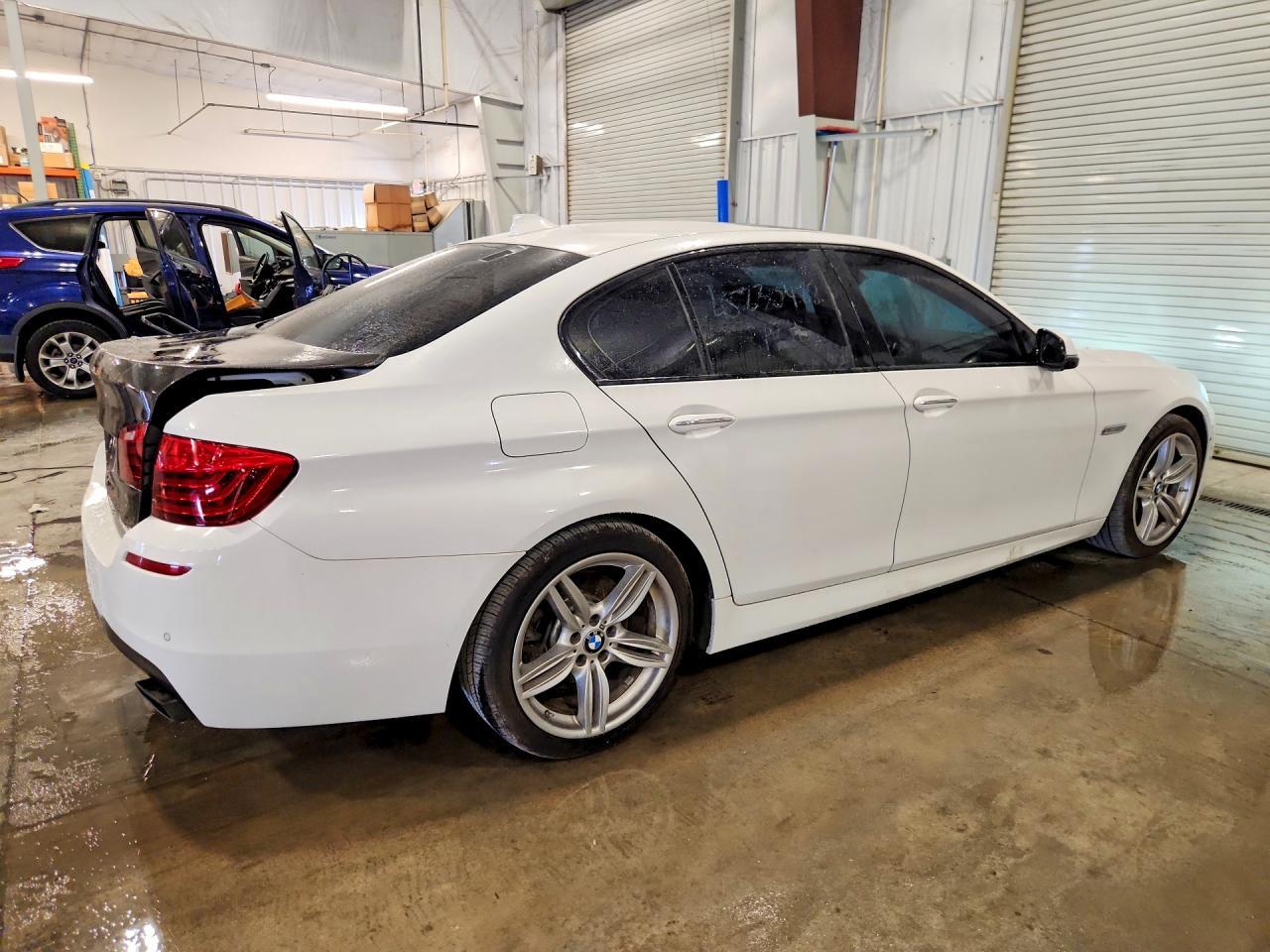 2016 BMW Seria 5 550i - zdjęcie 3