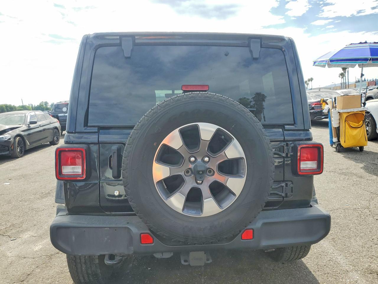 2018 Jeep Wrangler Unlimited Sahara - zdjęcie 6