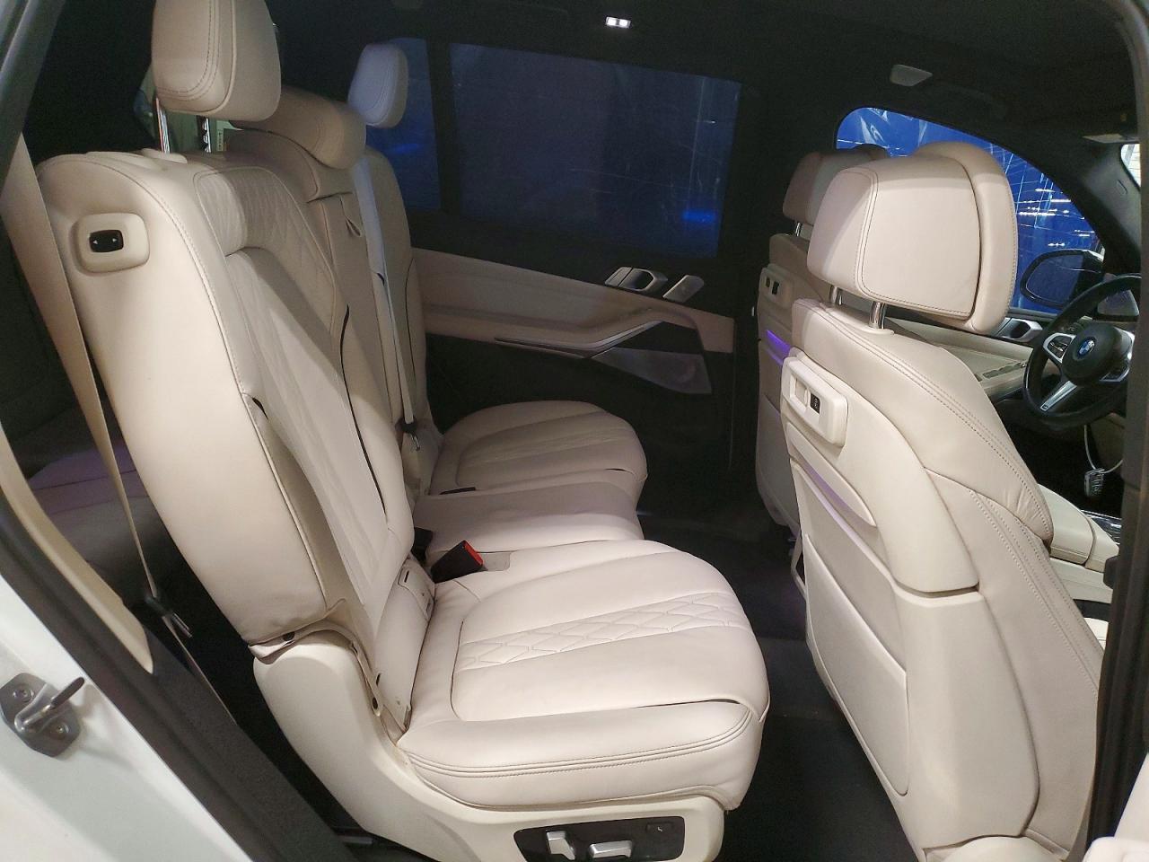 2019 BMW X7 xDrive50I - zdjęcie 11