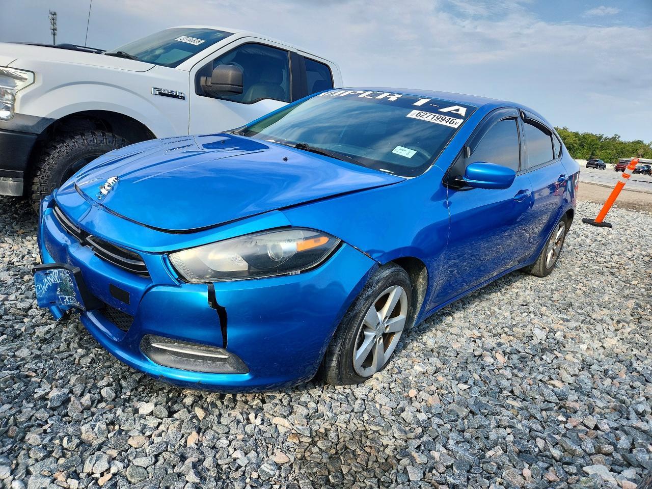 2016 Dodge Dart Sxt - zdjęcie główne