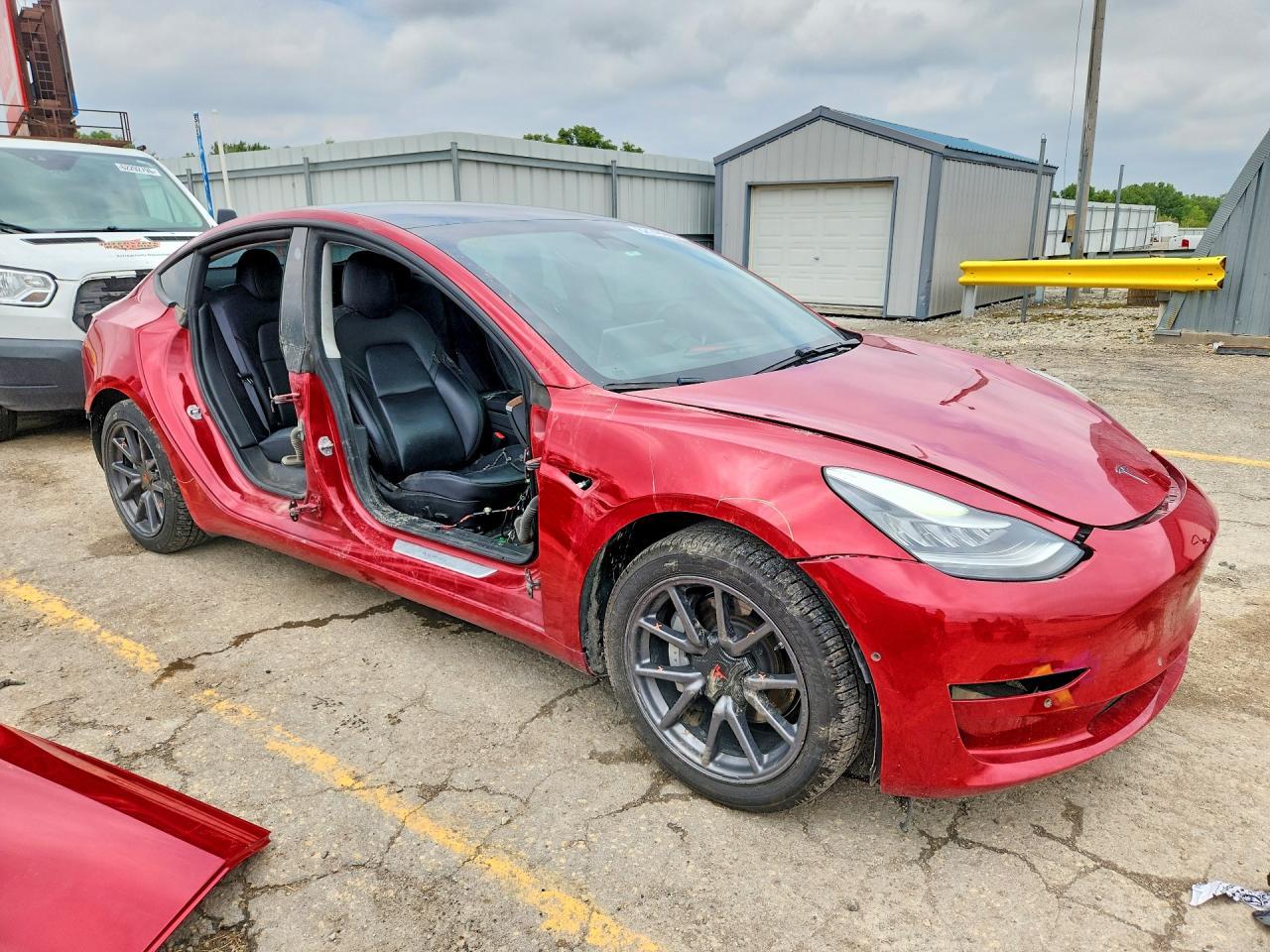 2020 Tesla Model 3 - zdjęcie 4