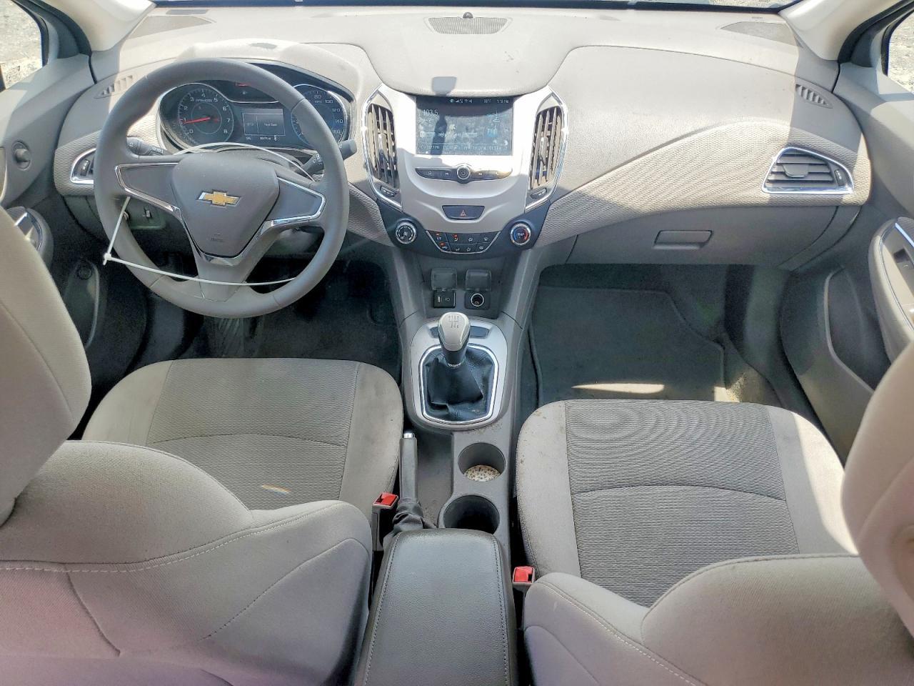 2018 Chevrolet Cruze Ls - zdjęcie 7