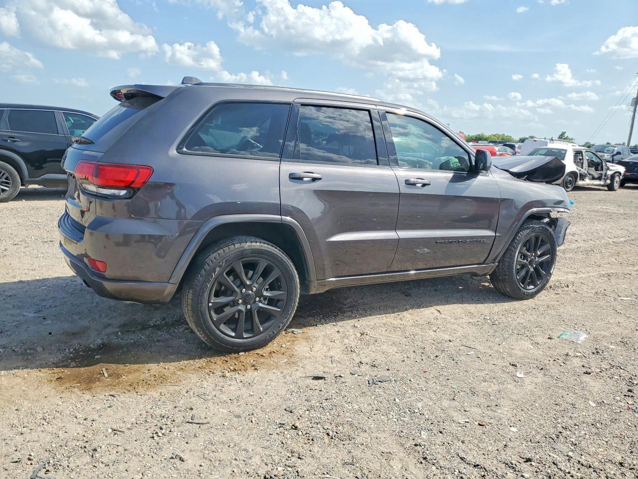 2018 Jeep Grand Cherokee Laredo - zdjęcie 3