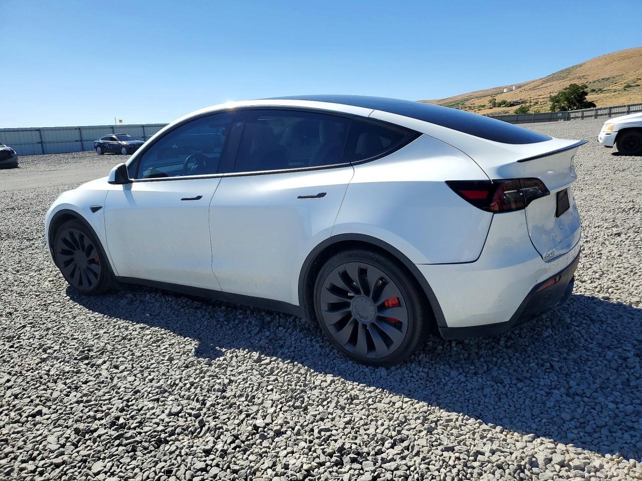 2023 Tesla Model Y - zdjęcie 2