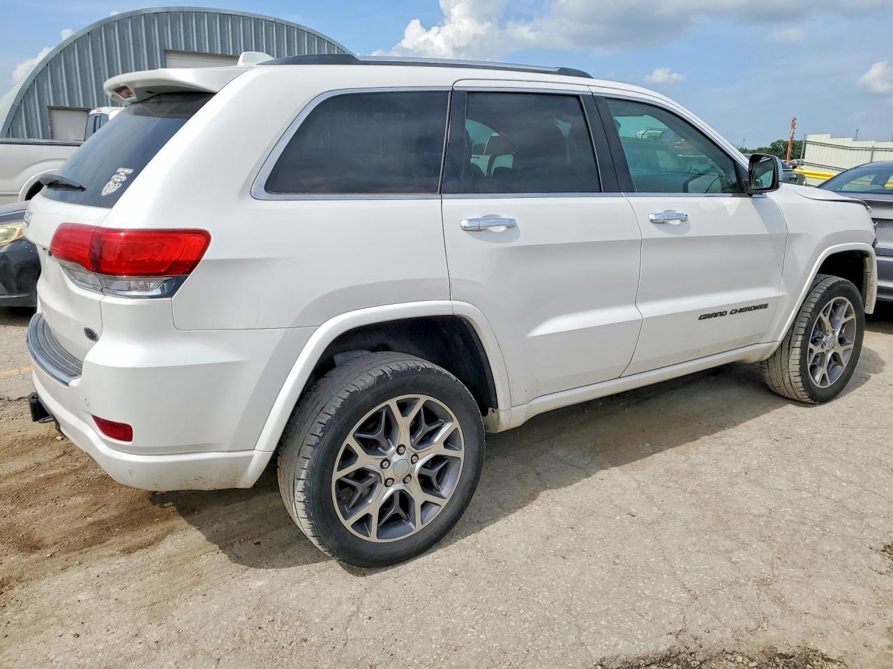 2020 Jeep Grand Cherokee Overland - zdjęcie 3