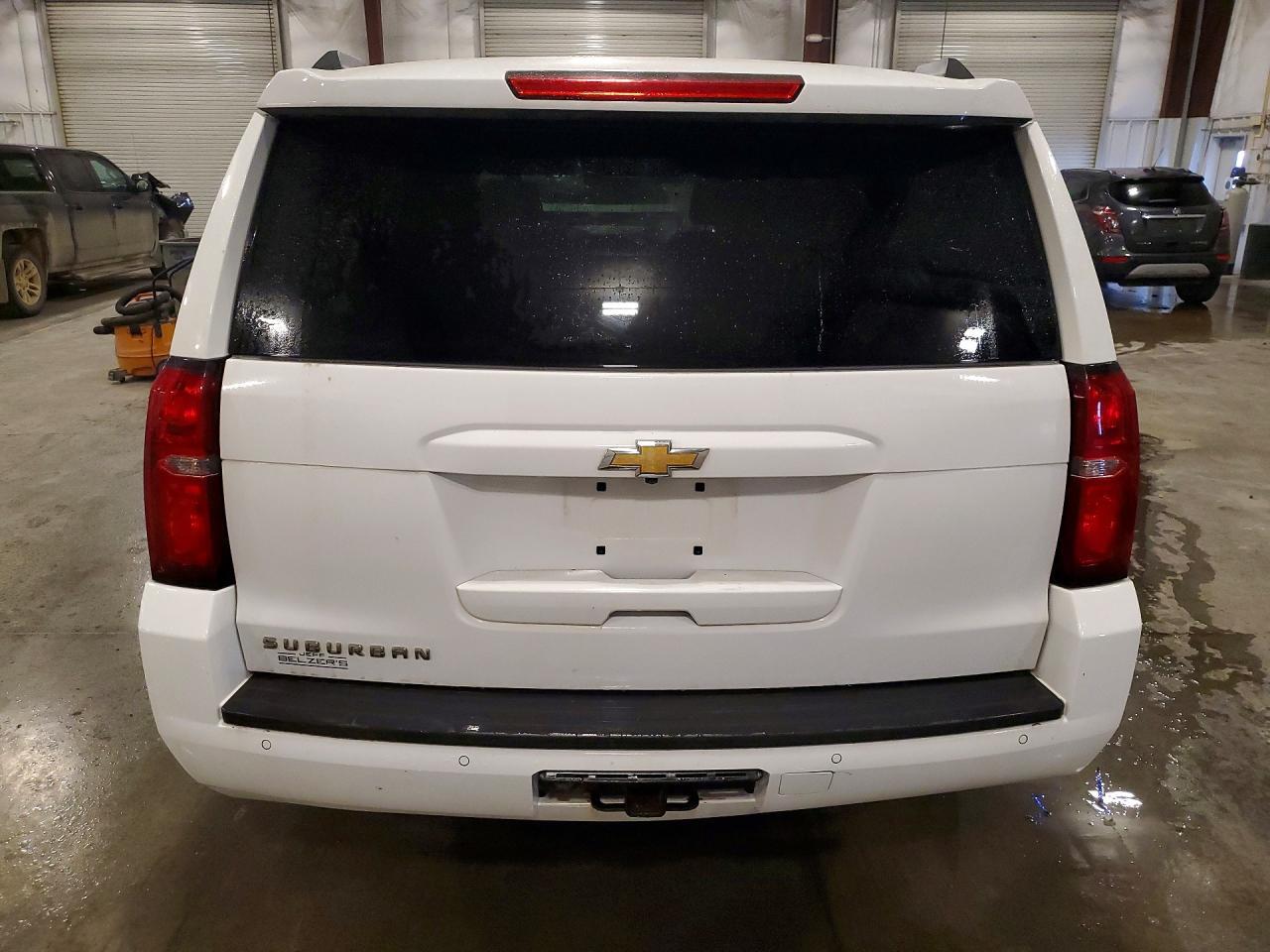 2020 Chevrolet Suburban K1500 Lt - zdjęcie 6