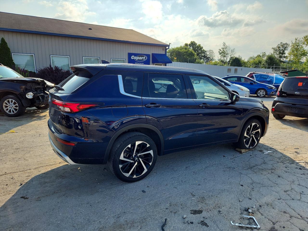 2024 Mitsubishi Outlander Sel - zdjęcie 3