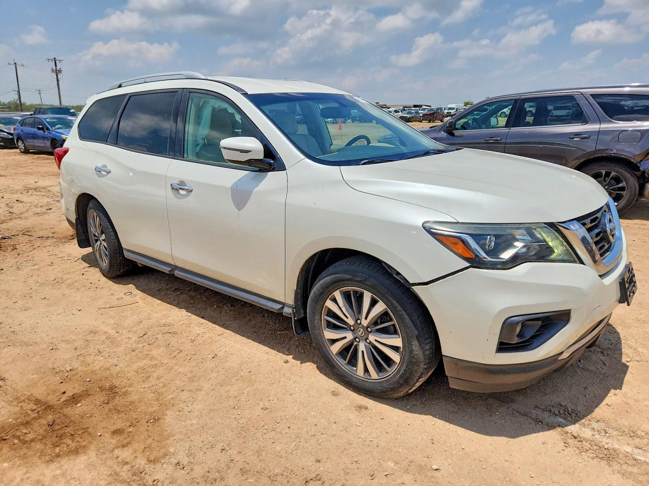 2017 Nissan Pathfinder Sv - zdjęcie 4