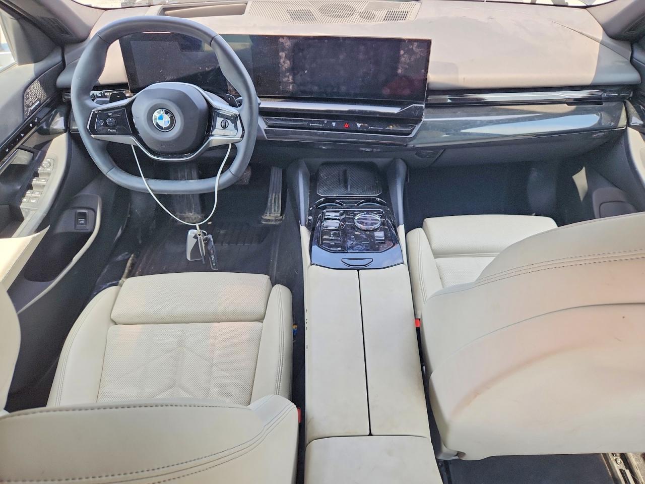 2024 BMW Seria 5 530i - zdjęcie 8
