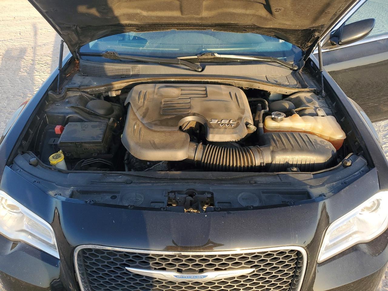 2016 Chrysler 300 Limited - zdjęcie 11