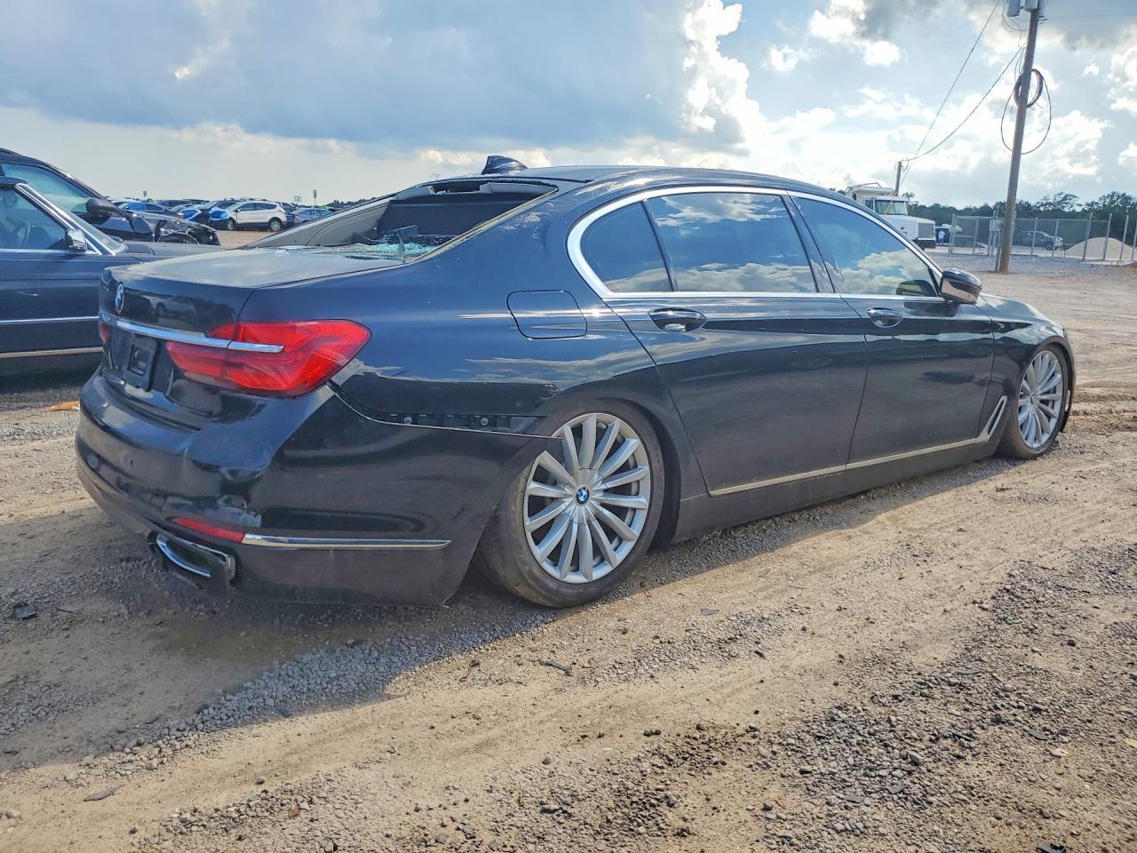2017 BMW 740 I - zdjęcie 3