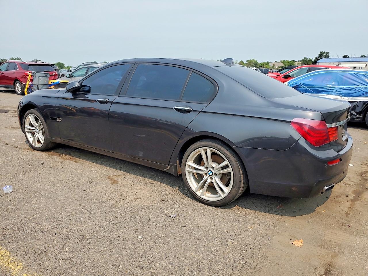 2013 BMW 740 Li - zdjęcie 2