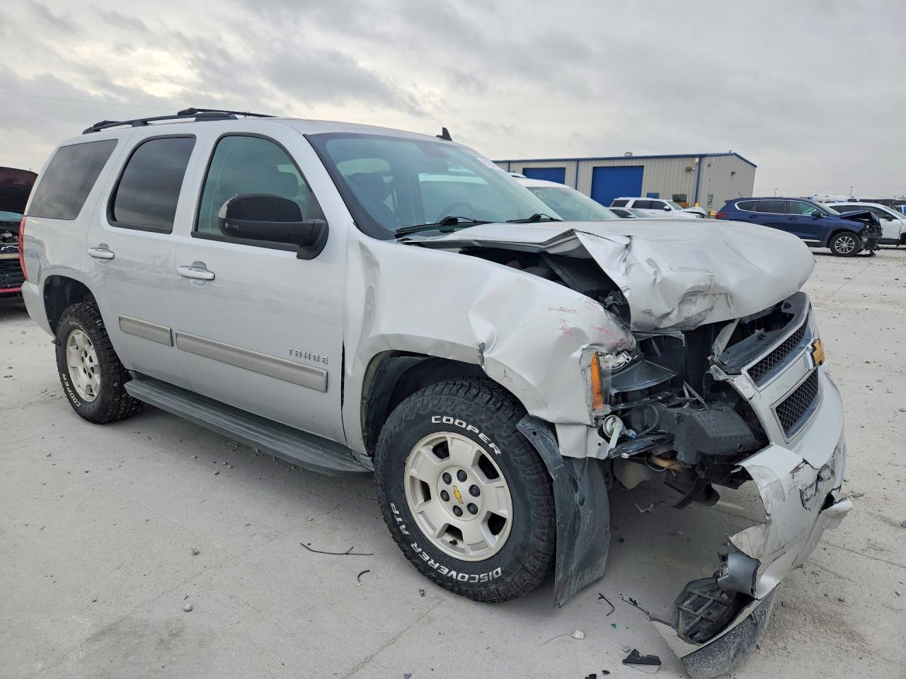 2013 Chevrolet Tahoe C1500 Ls - zdjęcie 4