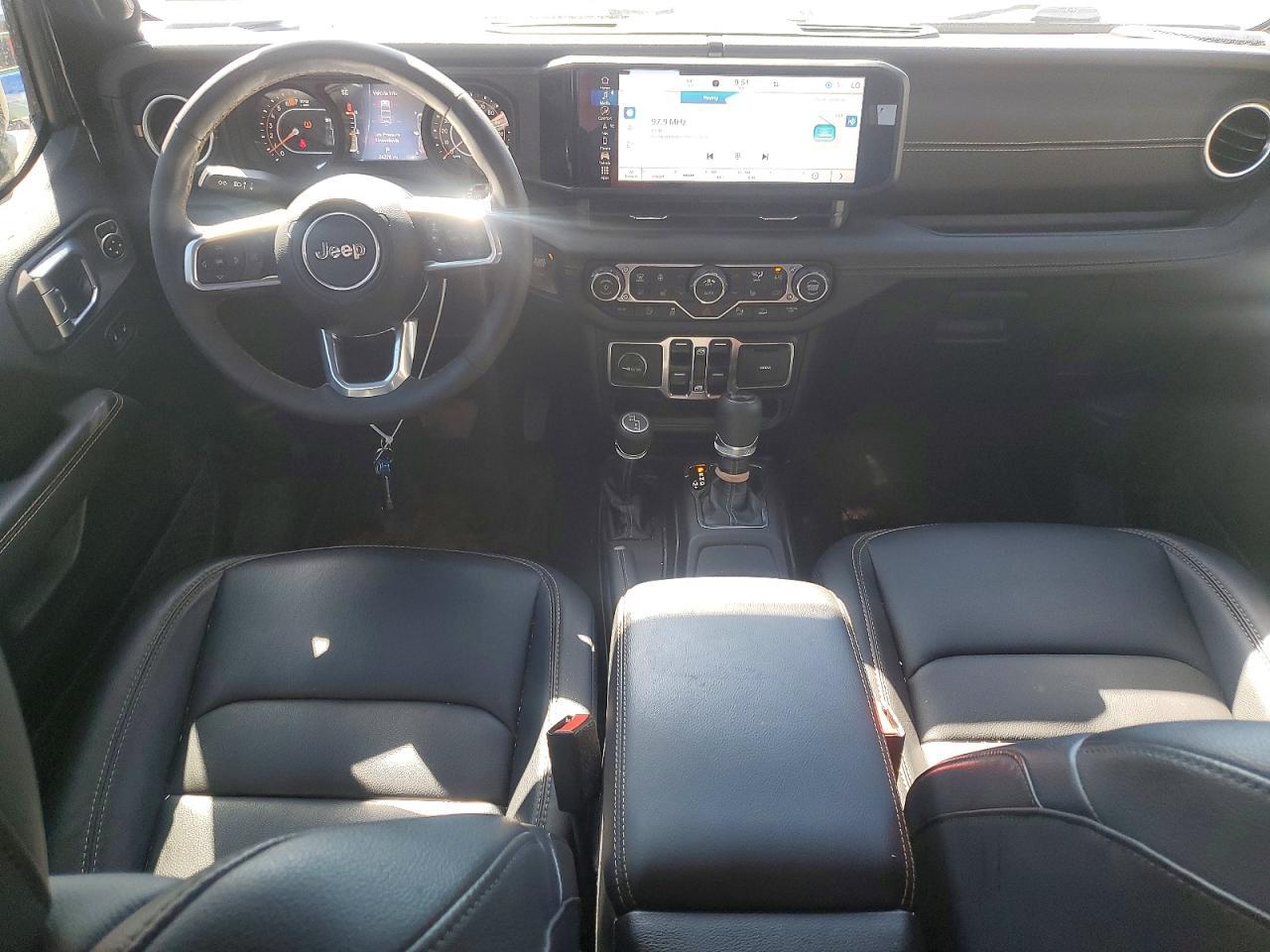 2024 Jeep Wrangler Sahara - zdjęcie 8