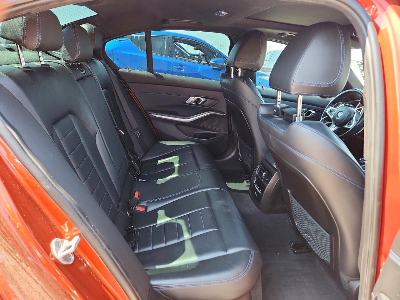2021 BMW 330Xe - zdjęcie 10