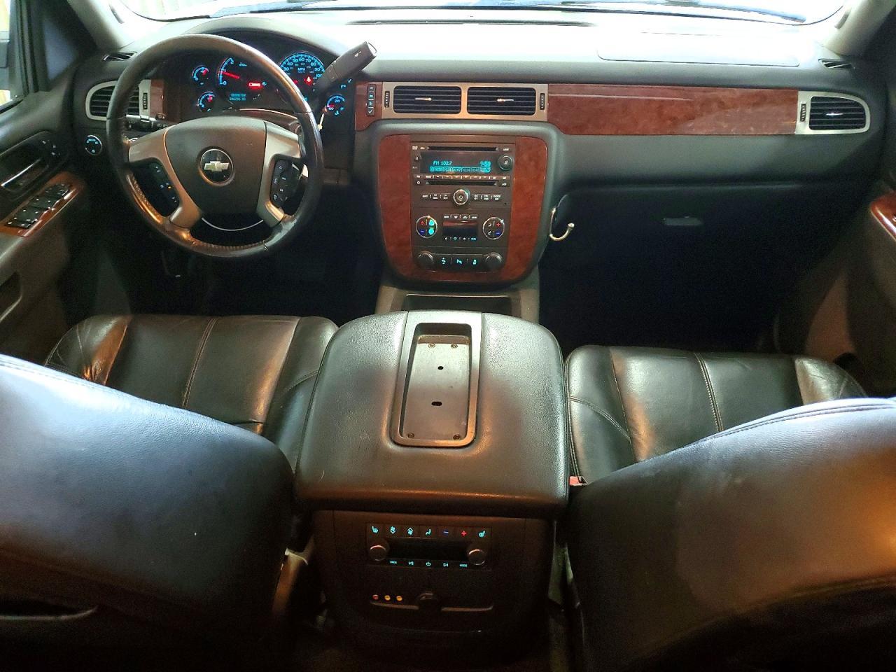 2013 Chevrolet Suburban K1500 Lt - zdjęcie 8