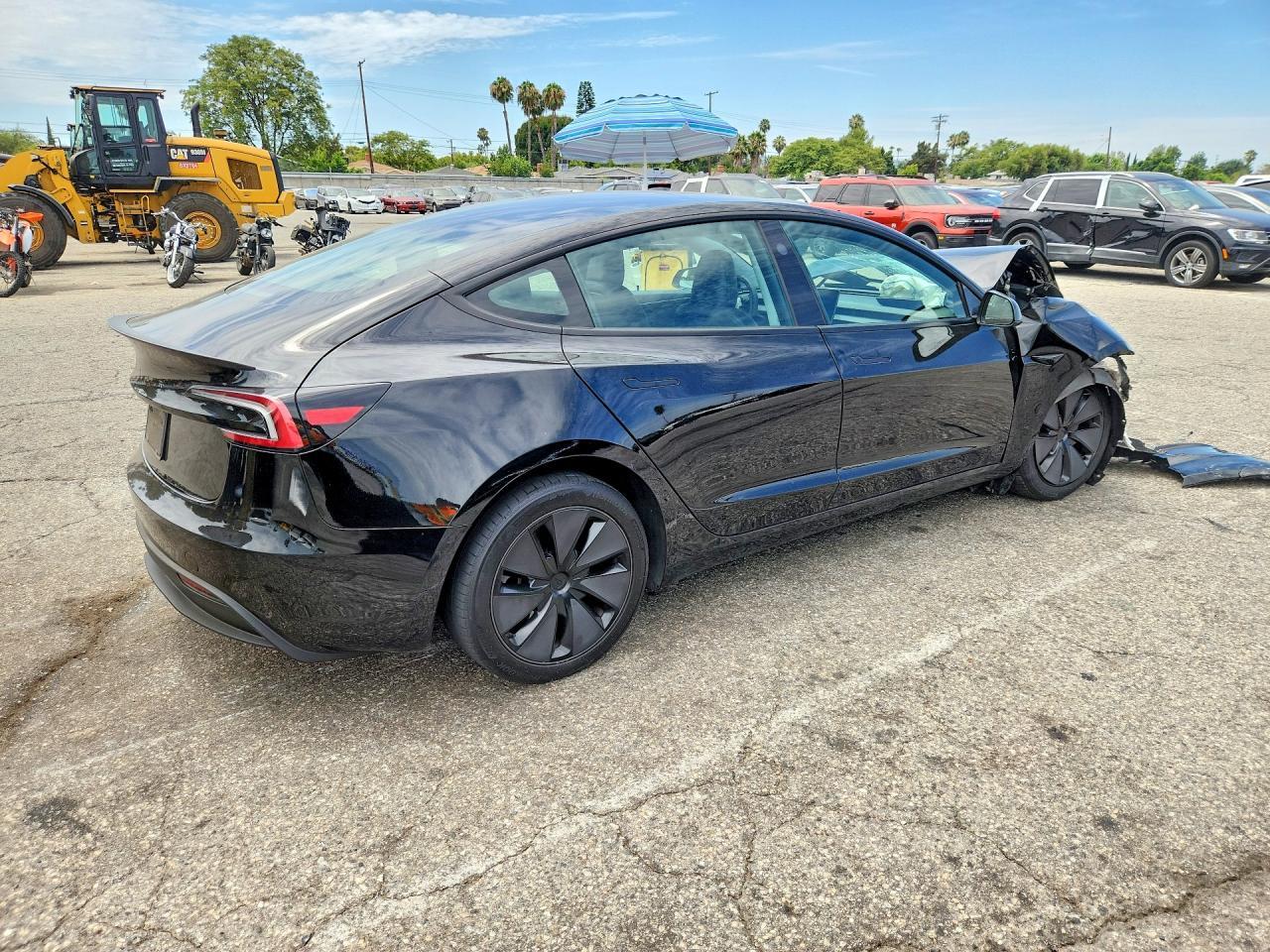 2025 Tesla Model 3 - zdjęcie 3