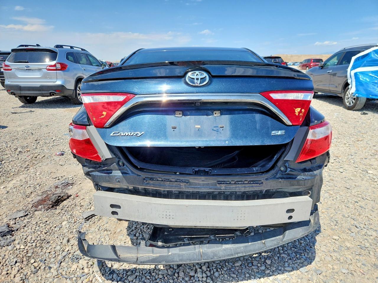 2016 Toyota Camry Se - zdjęcie 6