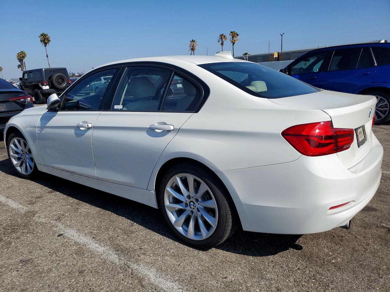 2018 BMW 320 I - zdjęcie 2