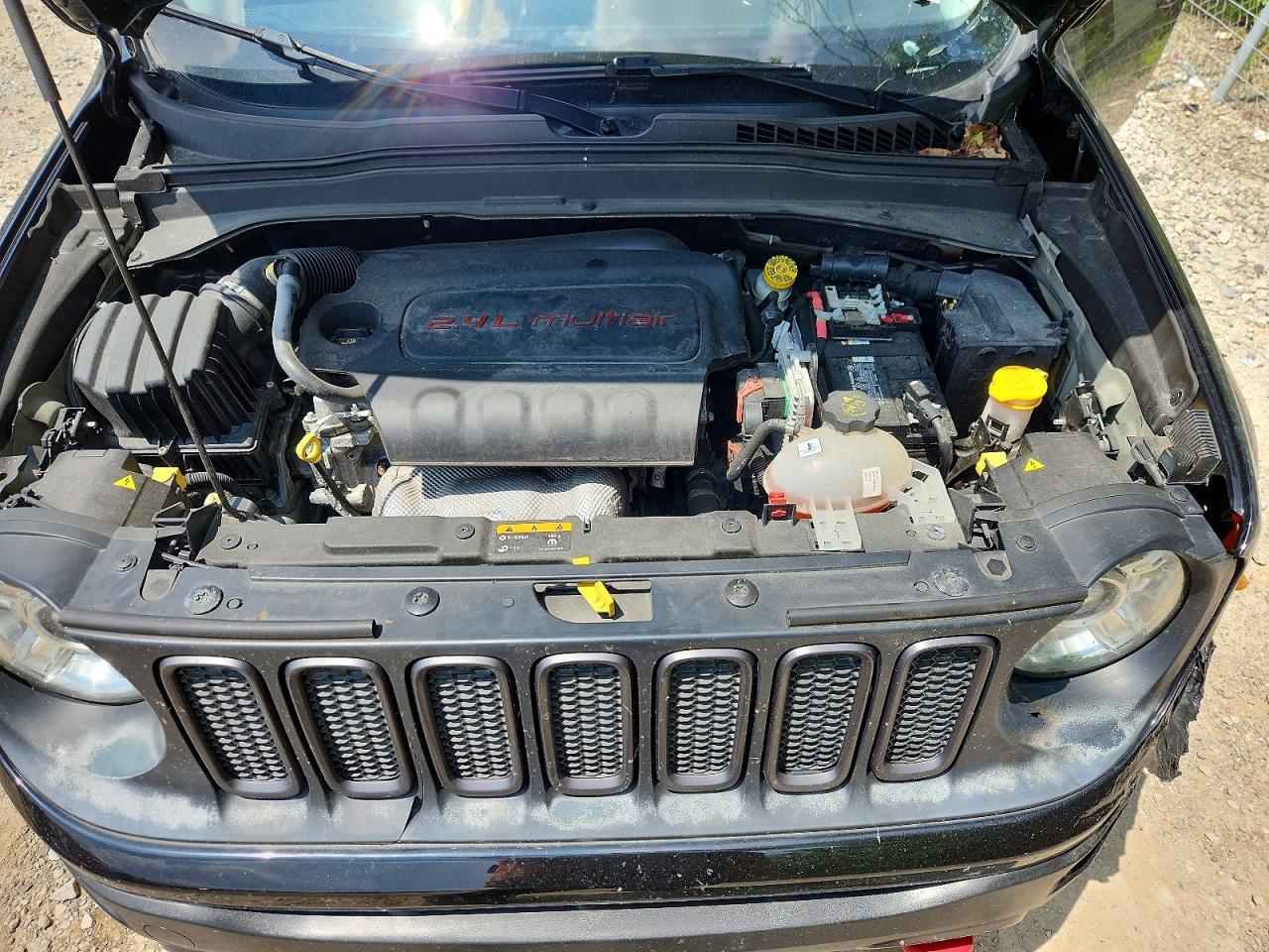 2017 Jeep Renegade Trailhawk - zdjęcie 11