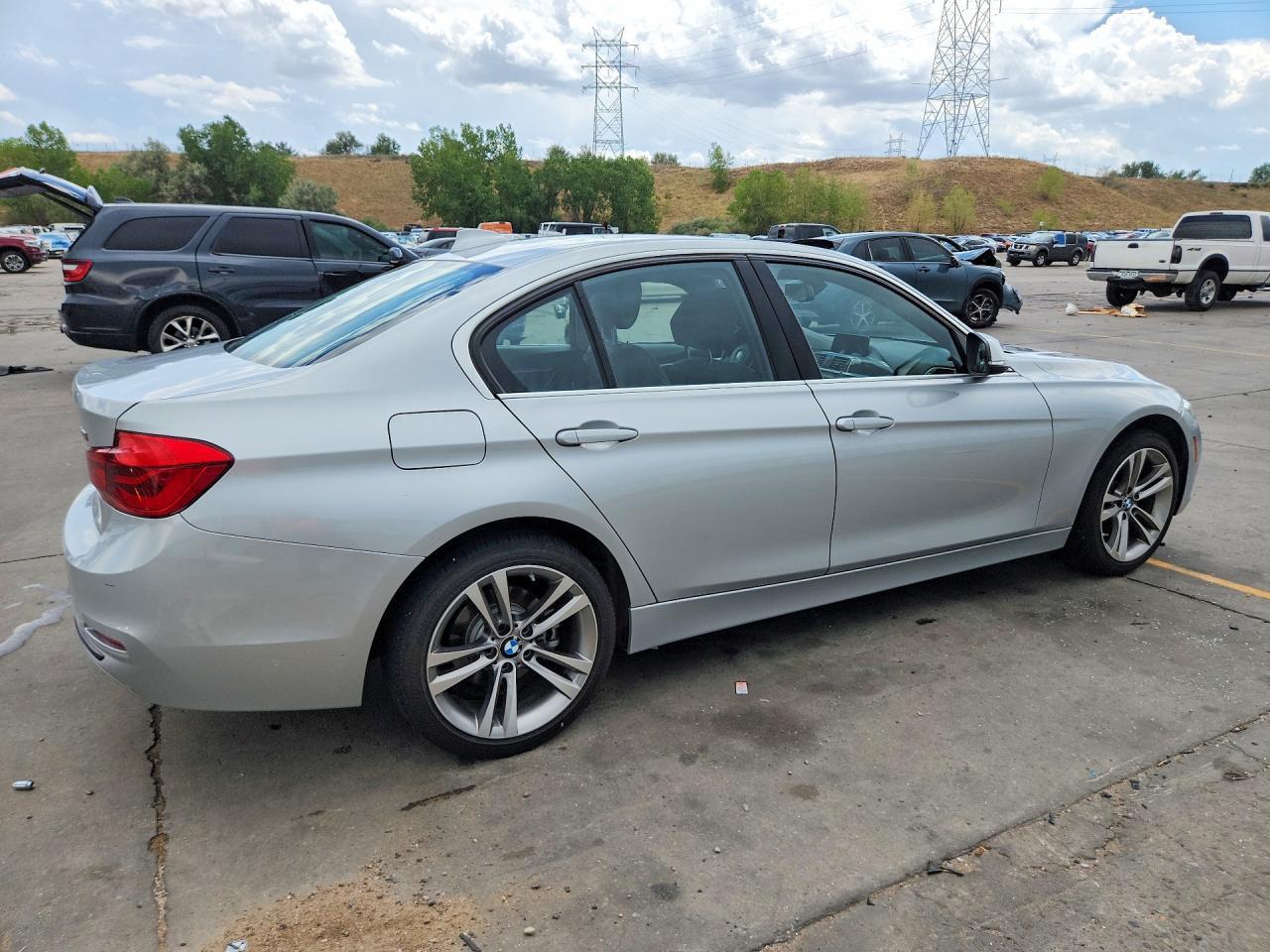 2018 BMW Seria 3 330i - zdjęcie 3