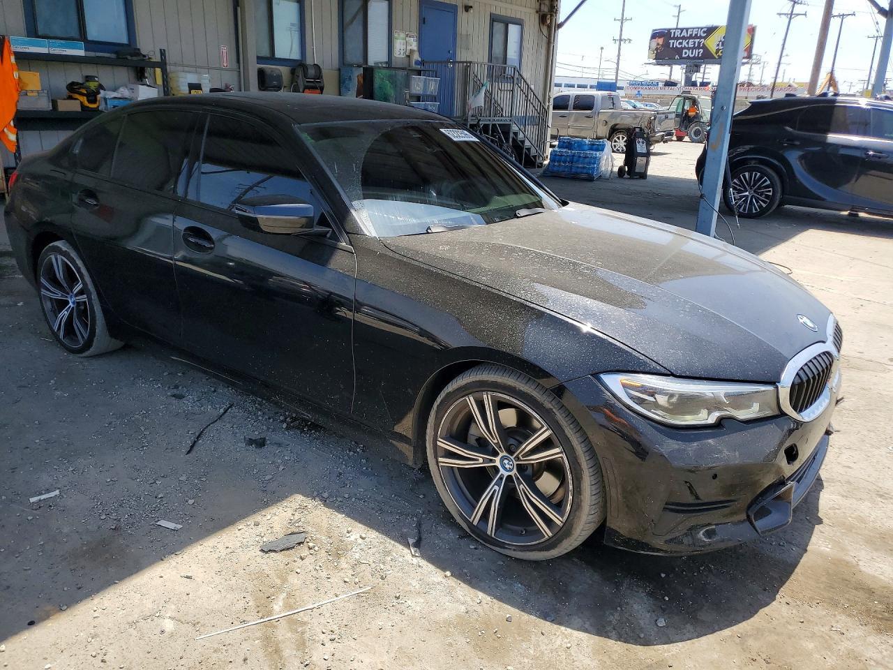 2022 BMW 330E - zdjęcie 4