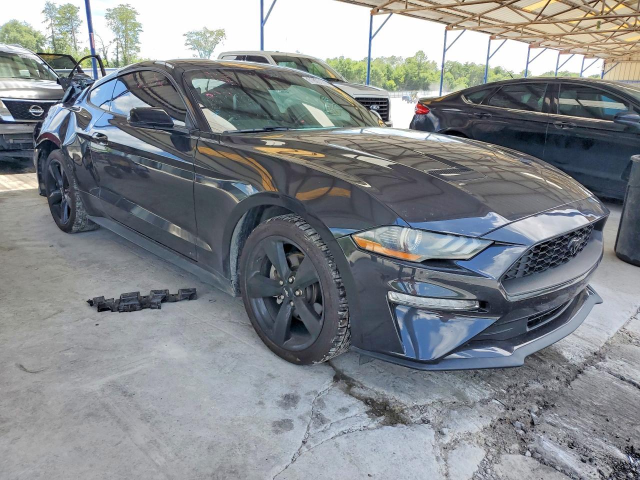 2023 Ford Mustang - zdjęcie 4